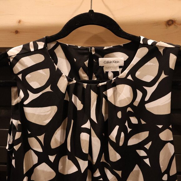 Calvin Klein Corporate Shell - Picture 3 of 6